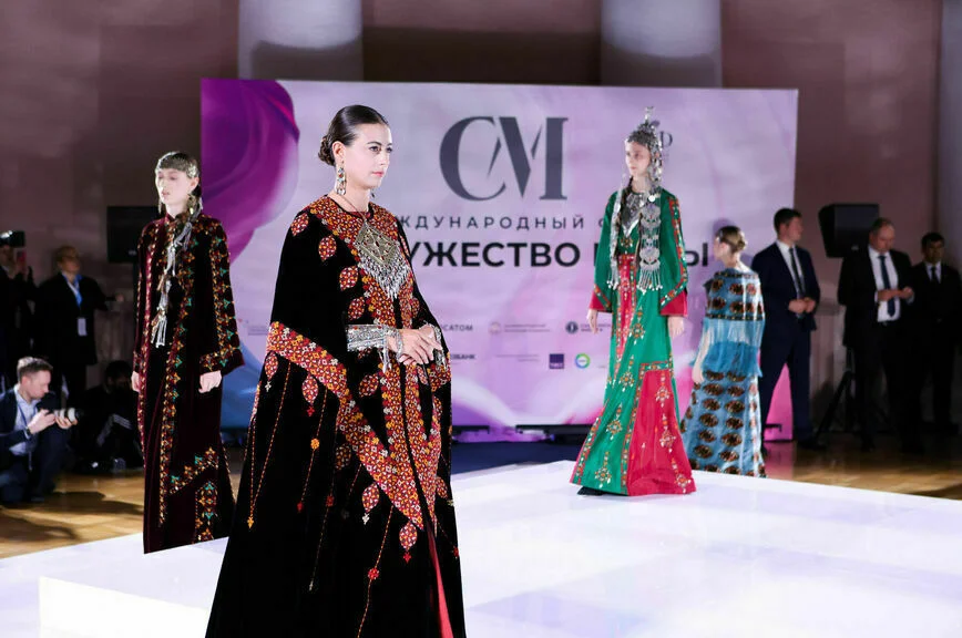 Мода на национальных мотивах сметает шаблонную роскошь