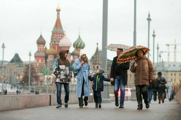 Московскому региону пообещали аномально теплую погоду с осадками