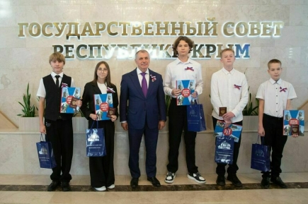 Почему Крым наш, а весна — особое время в истории полуострова