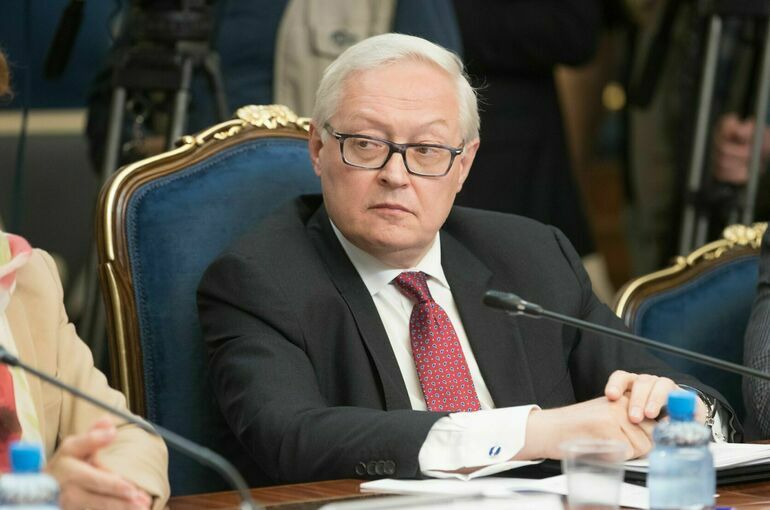 Рябков: Россия не готова обсуждать версии плана Трампа публично