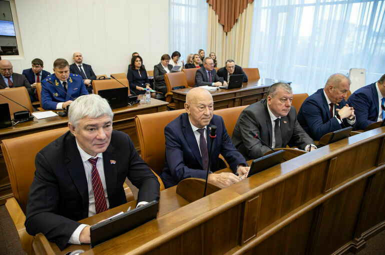 В Красноярском крае зарплаты повысят с первого января