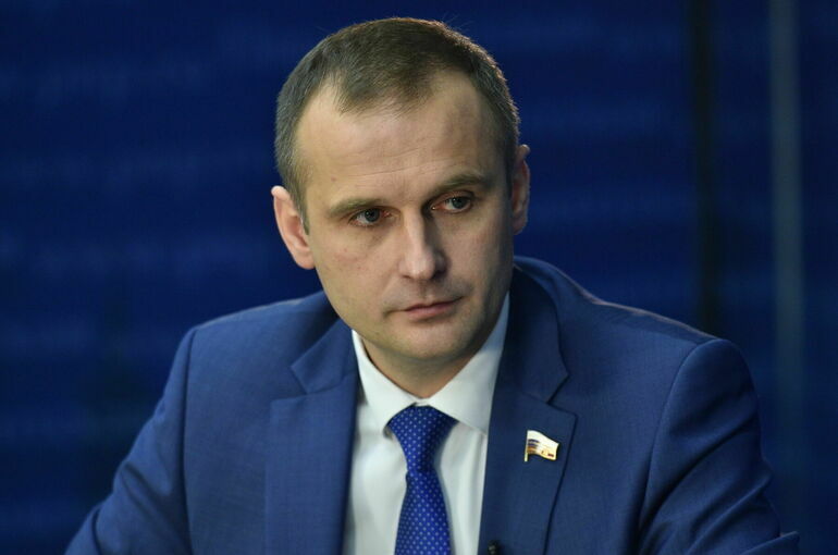 Покупку медполиса ДМС для мигрантов предложили сделать обязательной