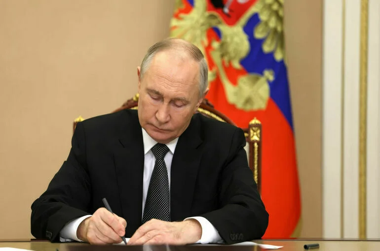 Путин подписал пакет законов об изменениях в Налоговый кодекс