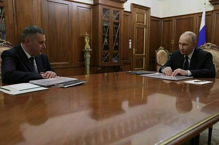 Путин обсудил с Хинштейном ход разминирования районов Курской области
