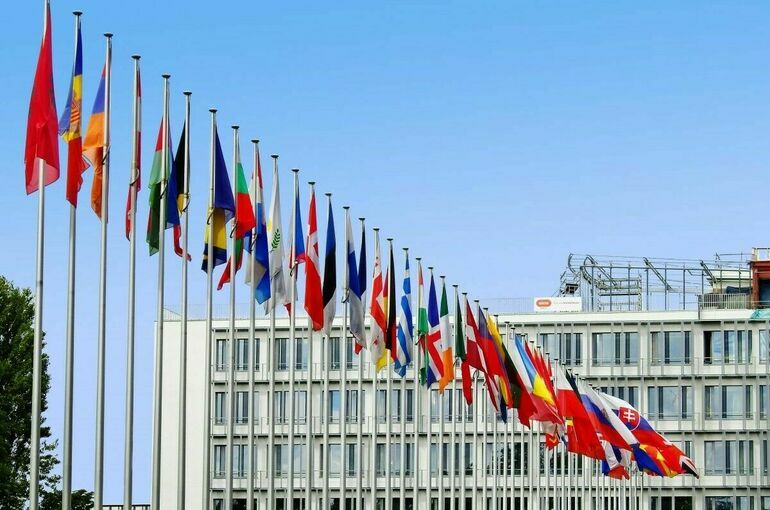 В МИД Венгрии заявили, что Европа готовится к войне с Россией