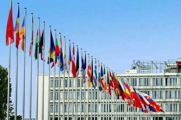 В МИД Венгрии заявили, что Европа готовится к войне с Россией