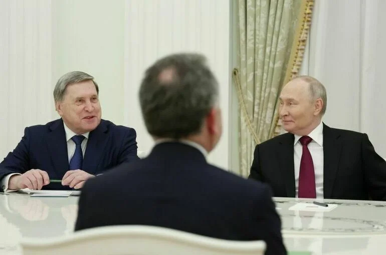 Ушаков: РФ и США договорились не разглашать суть переговоров Путина и Уиткоффа