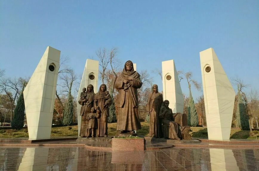 Мемориал «Ода стойкости» в Ташкентском Парке Победы