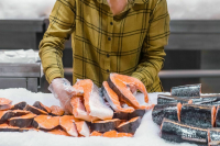 Рыбных спекулянтов попросили с рынка