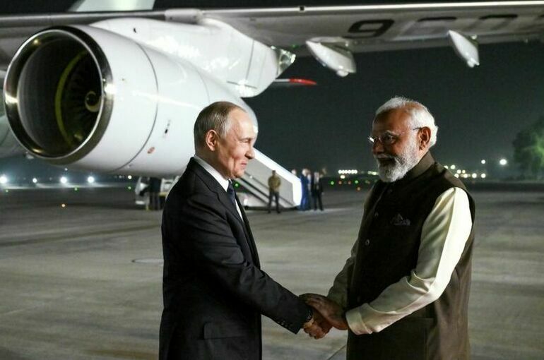 Моди лично встретил прилетевшего в Индию Путина
