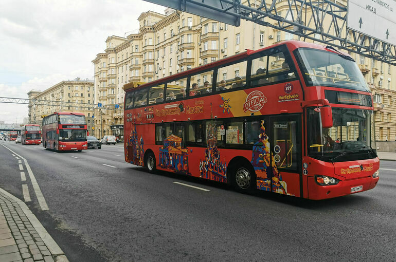 Право допуска автобусов с туристами на выделенку хотят передать в регионы