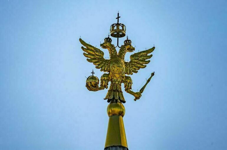 Законопроект о крестах на гербе России пройдет первое чтение