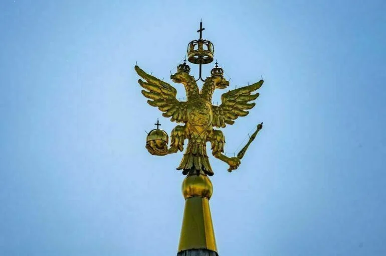 Законопроект о крестах на гербе России пройдет первое чтение