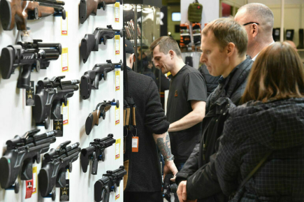 В России разрешат продажу компактного оружия
