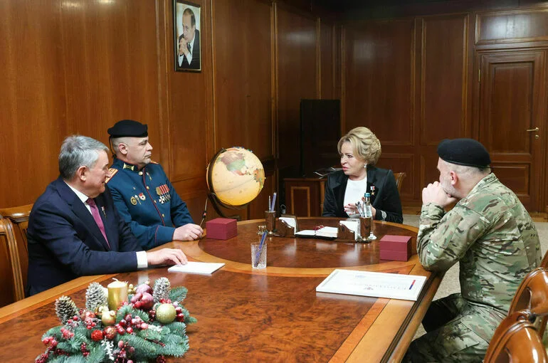 Валентина Матвиенко встретилась с командирами разведчиков и штурмовиков