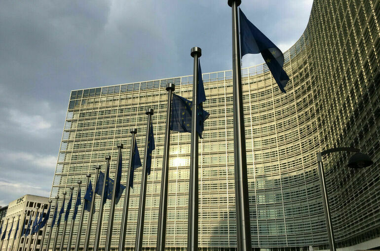 В Еврокомиссии заявили, что решение о выборах на Украине «должен принять ее народ»