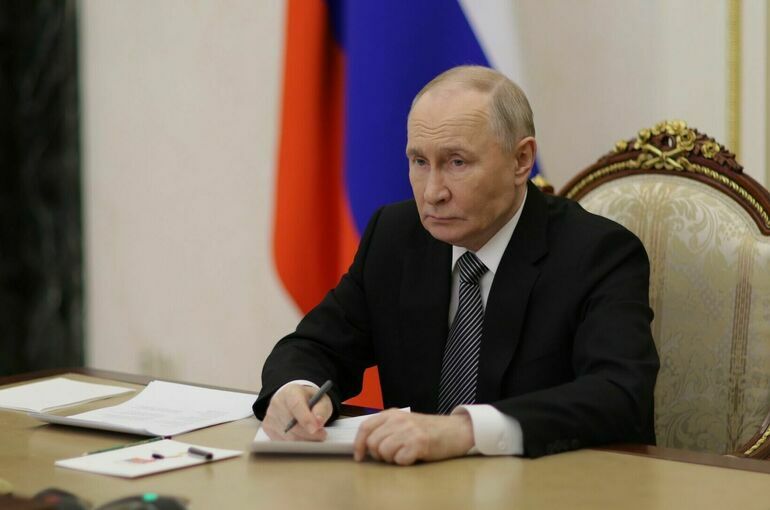 Путин назвал безобразием выселение из жилья членов семей участников СВО