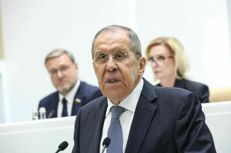В МИД пообещали ответ РФ в случае размещения европейских военных на Украине