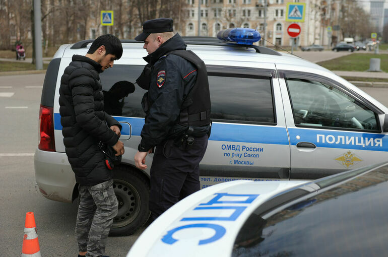 Срок пребывания мигрантов в России без визы предложили сократить до 30 дней