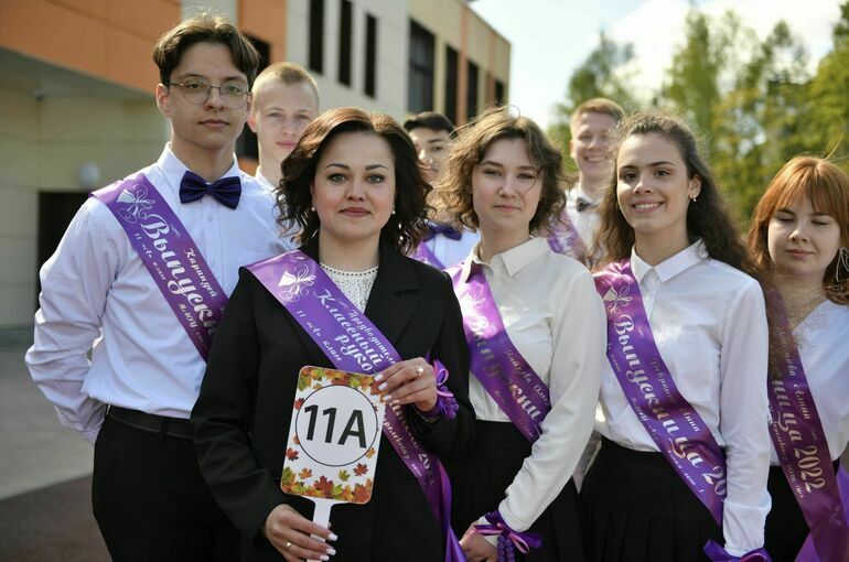 В Минпросвещения назвали даты последнего звонка и выпускного в 2026 году