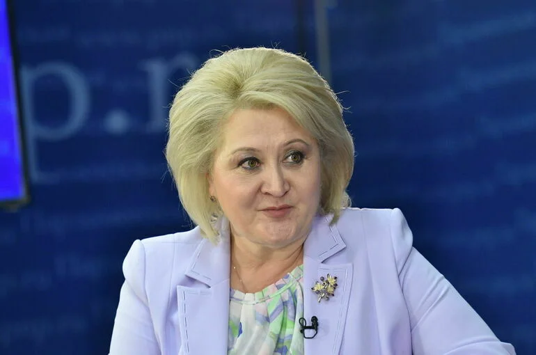 Сенатор Гумерова: Число студенческих семей в РФ за полгода выросло в два раза