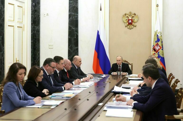 Путин: Семейная выплата вводится в дополнение к имеющимся мерам