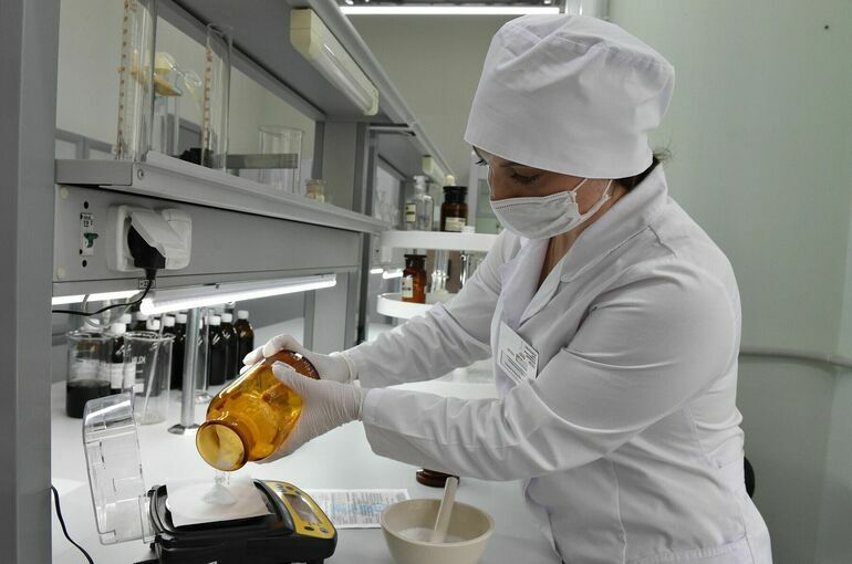 На прямую линию с Путиным приходят жалобы на закрытие производственных аптек