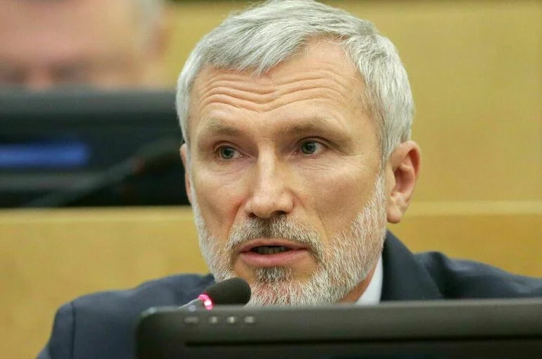 Депутат Журавлев: Зеленский предложил референдум, чтобы не заключать мир