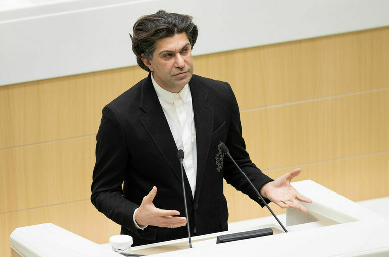 Бесплатное питание и проживание получат около тысячи учеников школ искусств