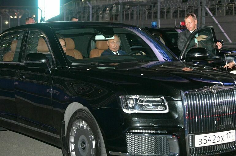 Песков рассказал, можно ли увидеть Путина в городе за рулем