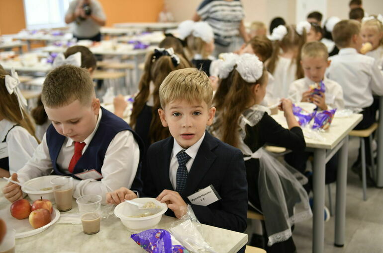 Роспотребнадзор может разработать противоаллергенное меню в школах