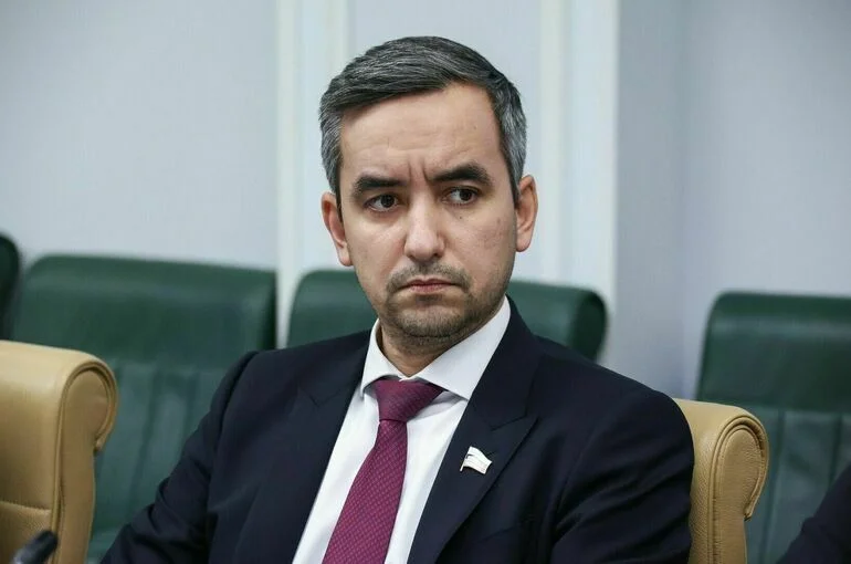 Сенатор рассказал, когда будет принят закон о запрете ставок по кредитным картам
