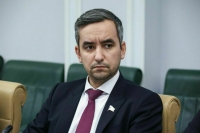 Сенатор рассказал, когда будет принят закон о запрете ставок по кредитным картам