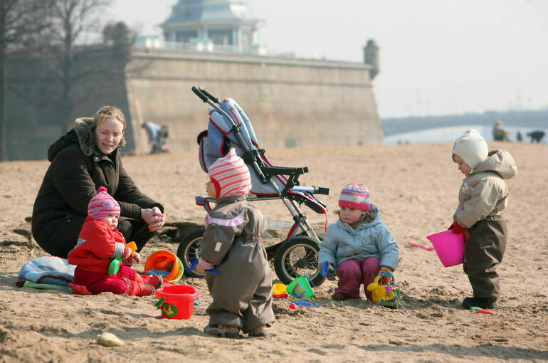 Жилье, медстраховка, транспорт: депутаты подготовили новые меры поддержки многодетных