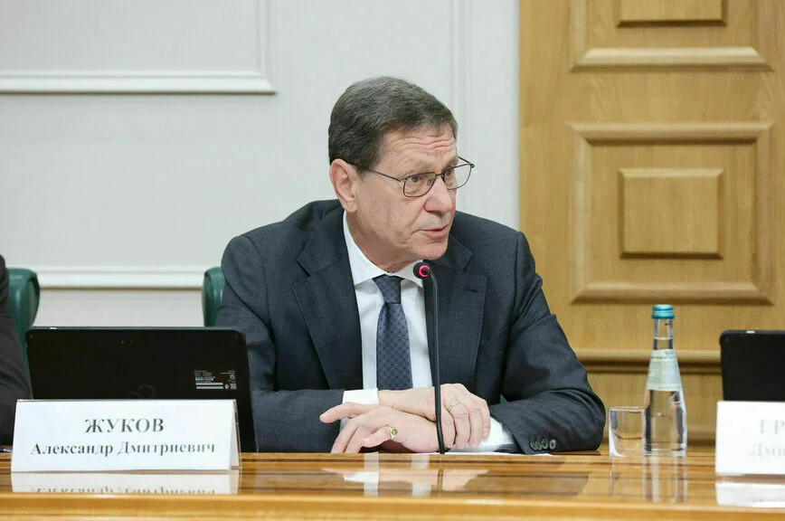 Александр Жуков.