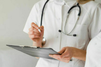 В Минздраве рассказали, как изменится зарплата медиков в 2026 году