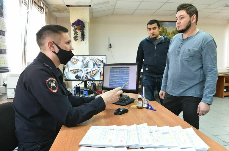 За нарушения при предоставлении услуг в сфере миграции будут штрафовать