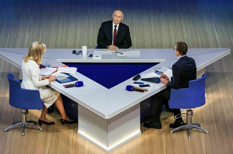 Путин заявил о большом потоке добровольцев в ВС РФ