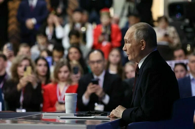 Путин: Россия готова подумать о прекращении ударов вглубь Украины в день голосования