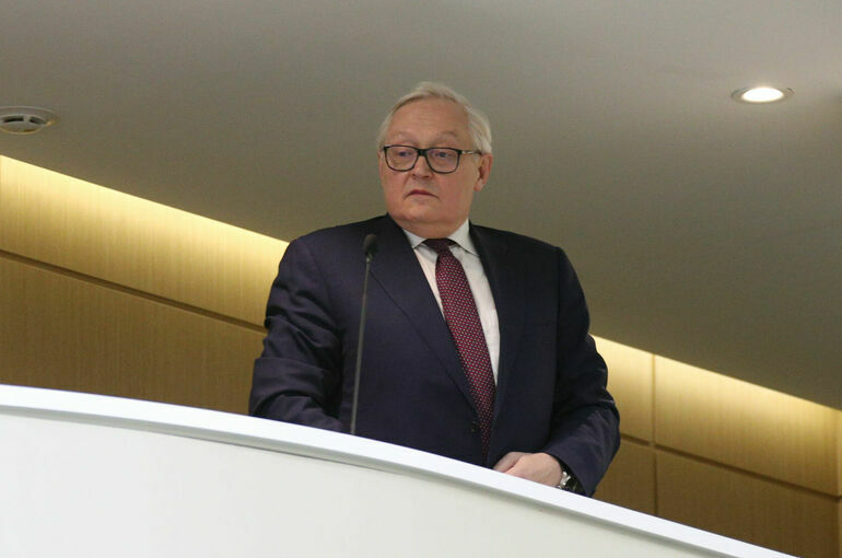 МИД: Россия готова зафиксировать юридически, что не будет нападать на ЕС и НАТО