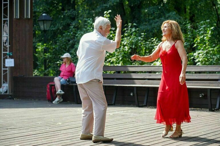 Власти проведут кампанию по преодолению у молодежи дискриминации пожилых