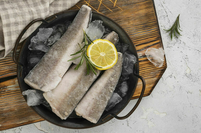 Треску меняют на минтая, но от семги не отказываются