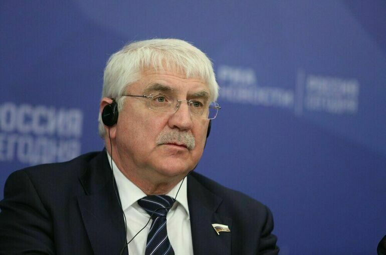 Депутат: Зеленскому следует думать о народе, а не о переносе дат праздников