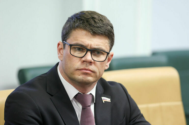 Депутат Боярский назвал неконструктивной реакцию WhatsApp* на ограничения в РФ