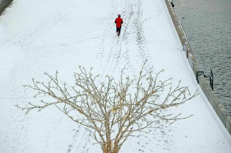 Синоптик рассказал, что высота снега в Москве достигнет 6-9 сантиметров к выходным