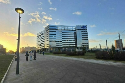 На юго-западе Петербурга открыли две новые станции метро