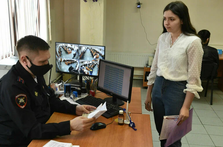 Экзамены на водительские права предложили разрешить сдавать без медсправки