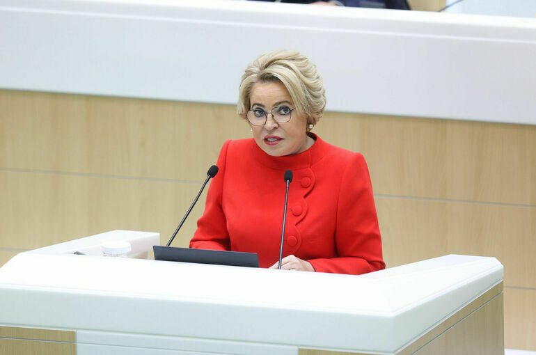 Матвиенко рассказала о новых законах, направленных на соцзащиту многодетных семей