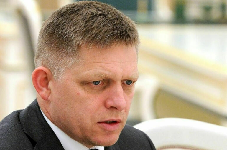 Фицо на русском языке поздравил словаков с Новым годом