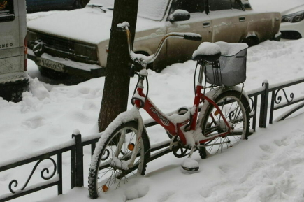 Синоптик рассказал, когда утихнет аномальный снегопад в Москве